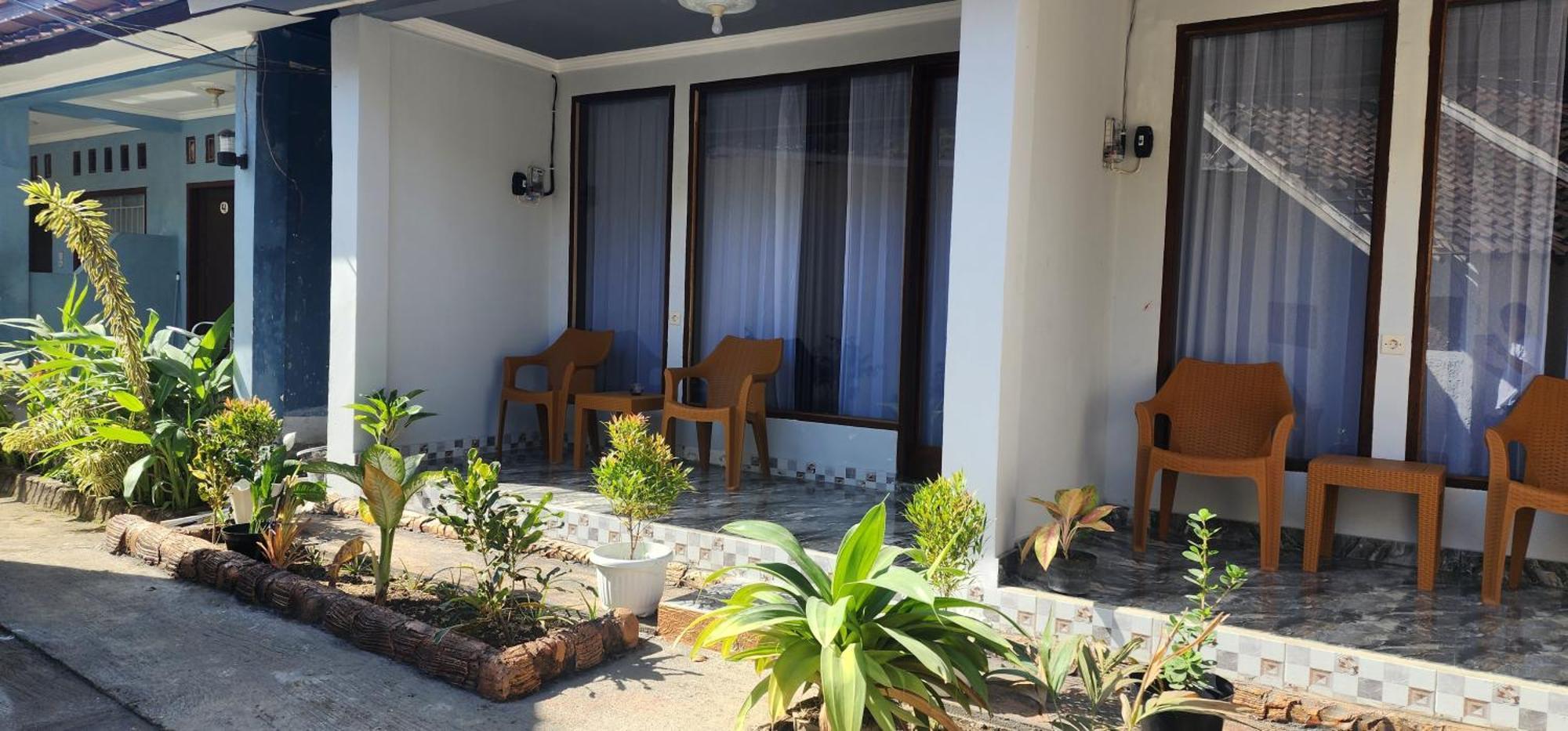 Sakila Homestay Kuta  Extérieur photo